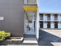 レオパレスファミーユ エントランス