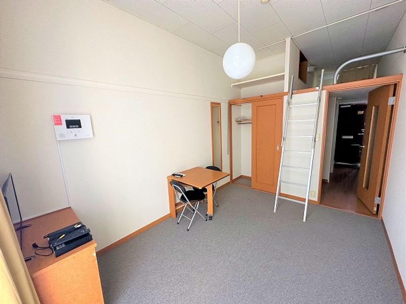レオパレス陽光 居間