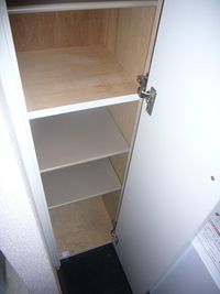 レオパレスオークス 玄関