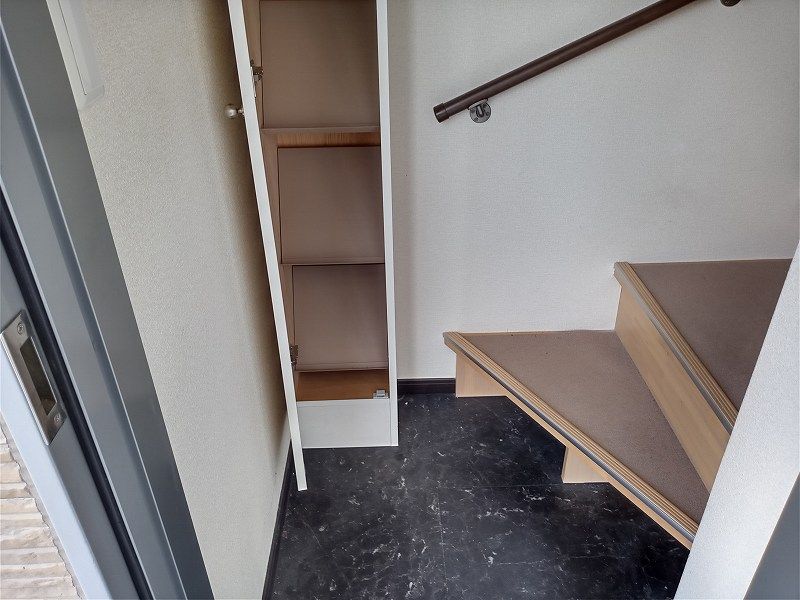 レオネクスト雄 玄関