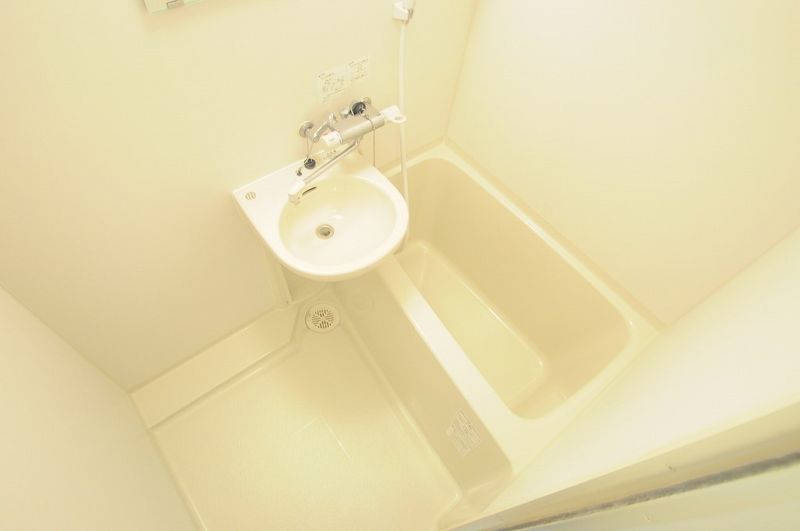 レオパレスコンフォール日の出 風呂