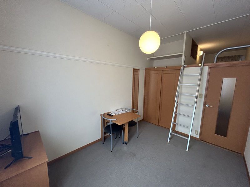 レオパレストゥウィンクルダイヤ 居間