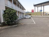 レオパレスウィル 駐車場