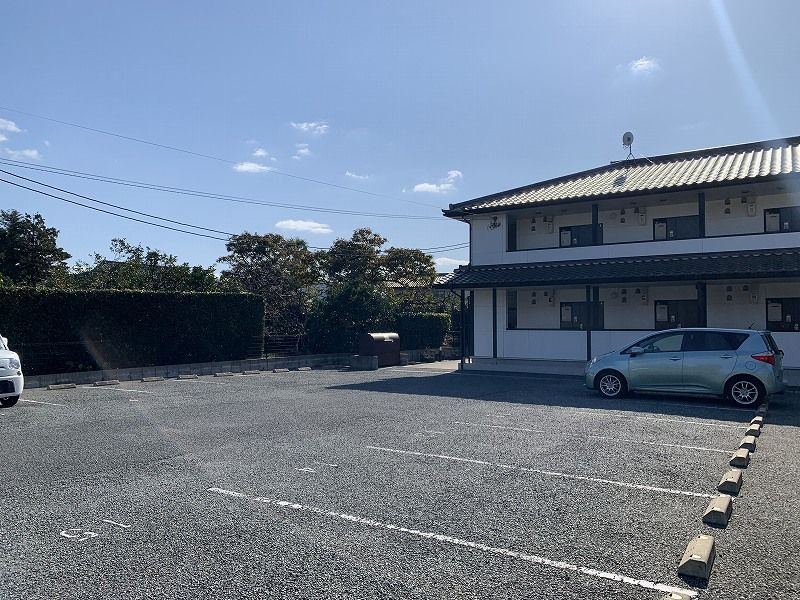 レオパレス萩 駐車場