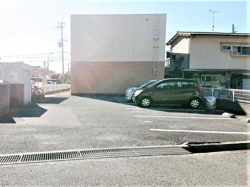 レオパレスＩＷＡＳＡ 駐車場