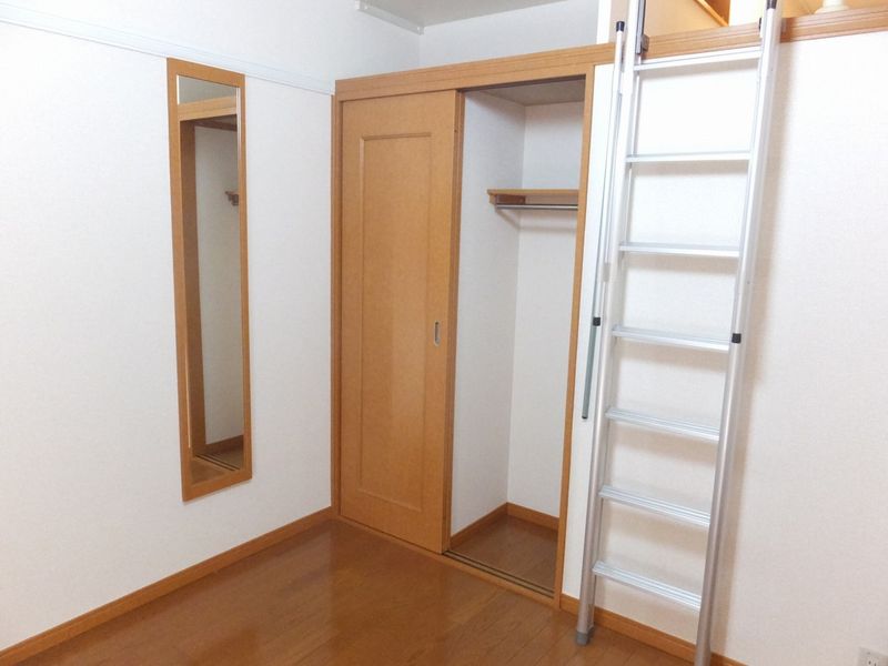 レオパレスアピテＢ 収納