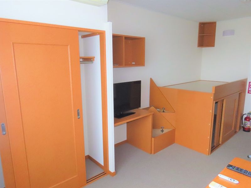 レオパレスアゼリア 収納