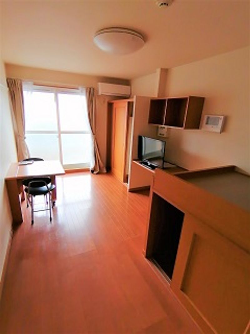 レオパレス相榮 居間