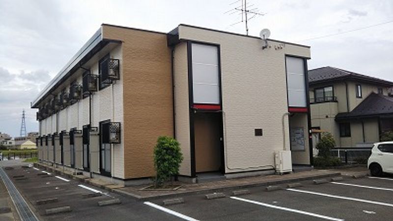 レオパレスサニーホームズ５ 駐車場