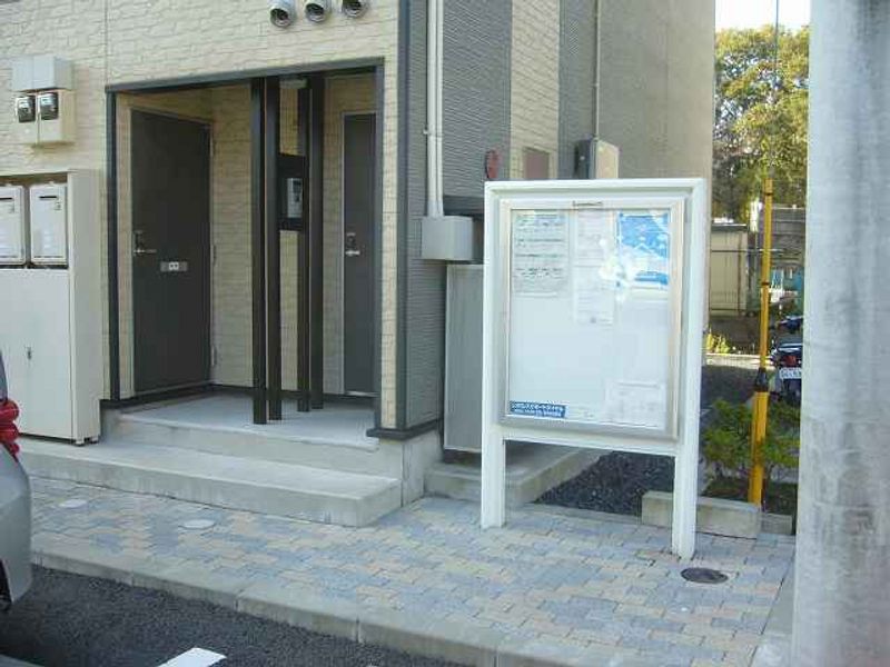 レオパレスフロンティアⅡ 玄関