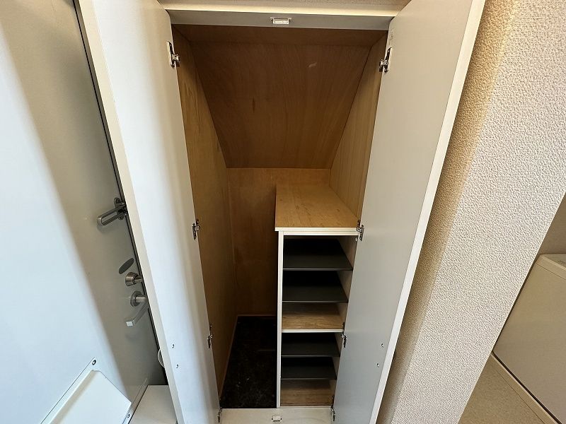 レオパレス陽菜ハイツ 玄関