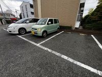 レオパレスリッチＭ 駐車場