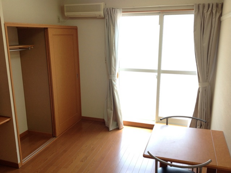 レオパレスやすらぎ 居間