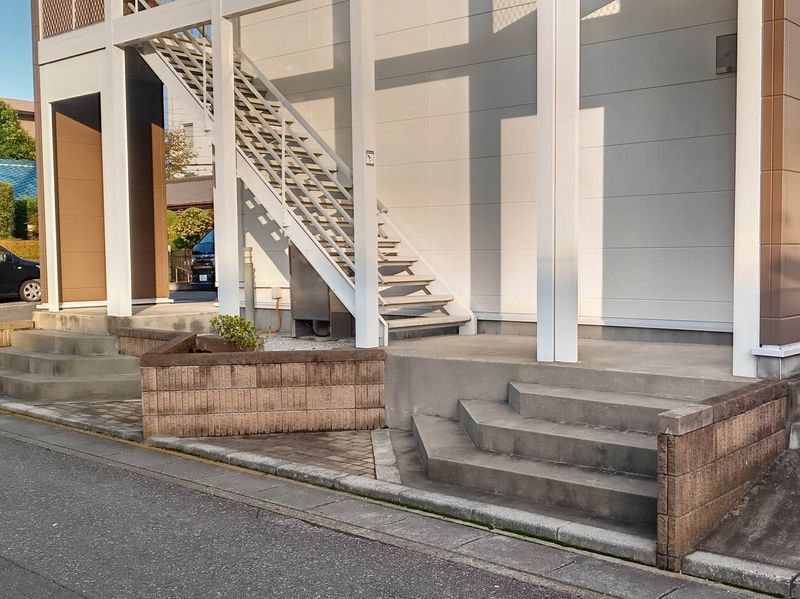 レオパレス壱里山 エントランス