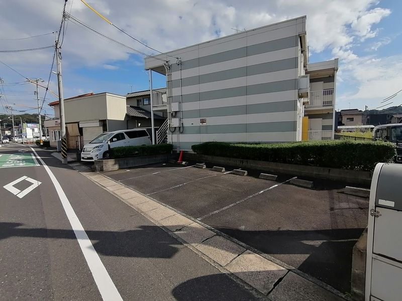 レオパレスファインパル 駐車場