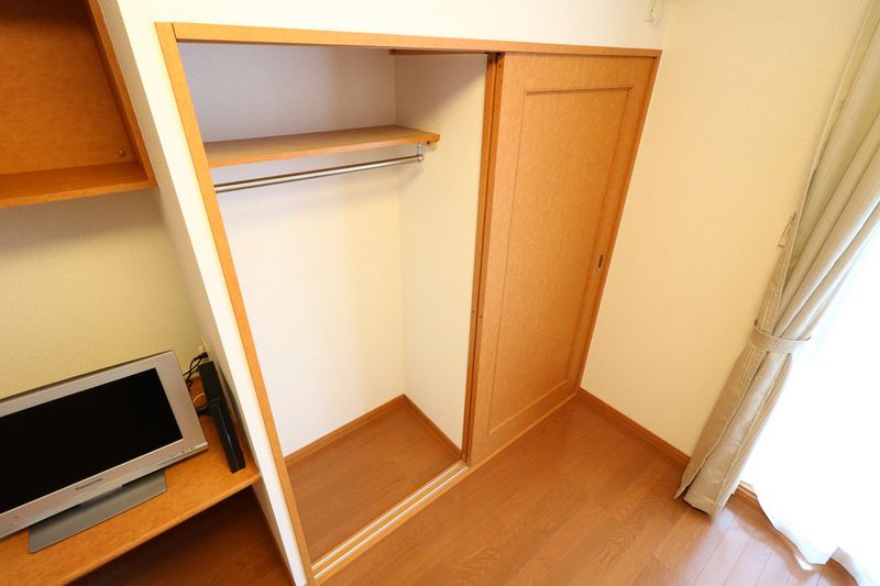レオパレス小浜のちせざ 収納