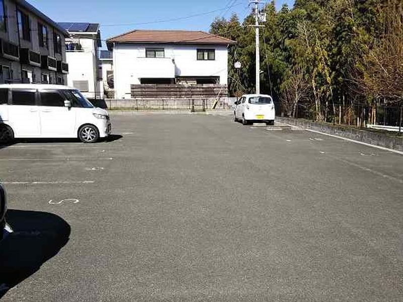 レオパレス菊南レジデンス 駐車場