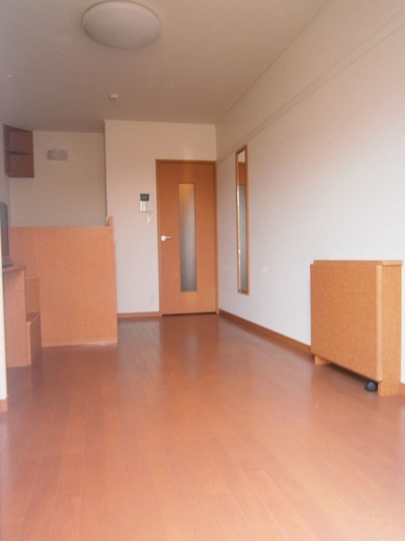 レオパレスボークロワール 居間