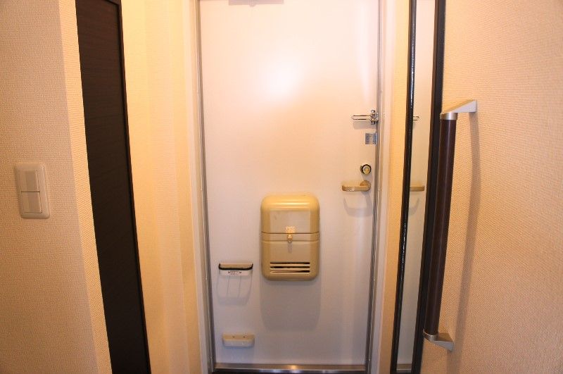 クレイノ陶元町 玄関