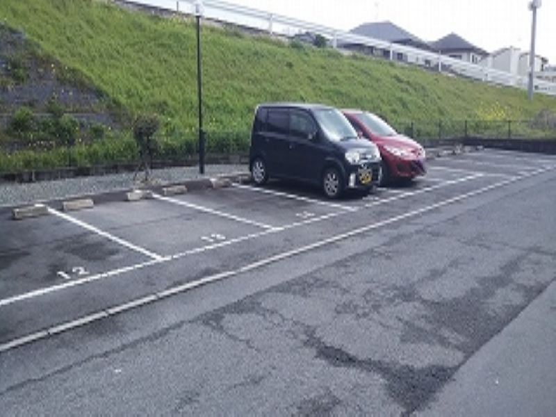 レオパレスクレオ 駐車場