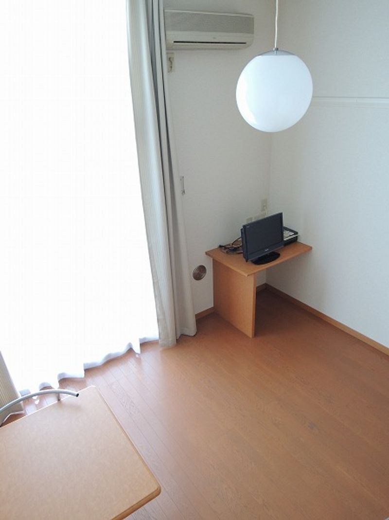 レオパレスＫＥ 居間