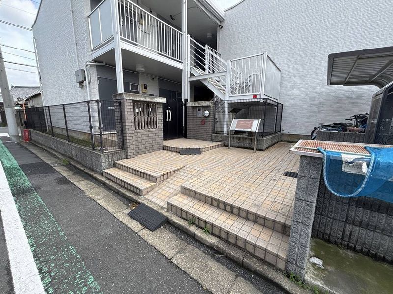 レオパレスｔｓｕｂａｓａ エントランス