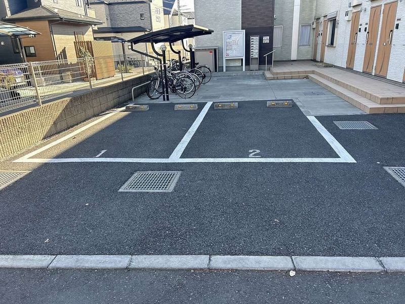 クレイノシンフォニア 駐車場