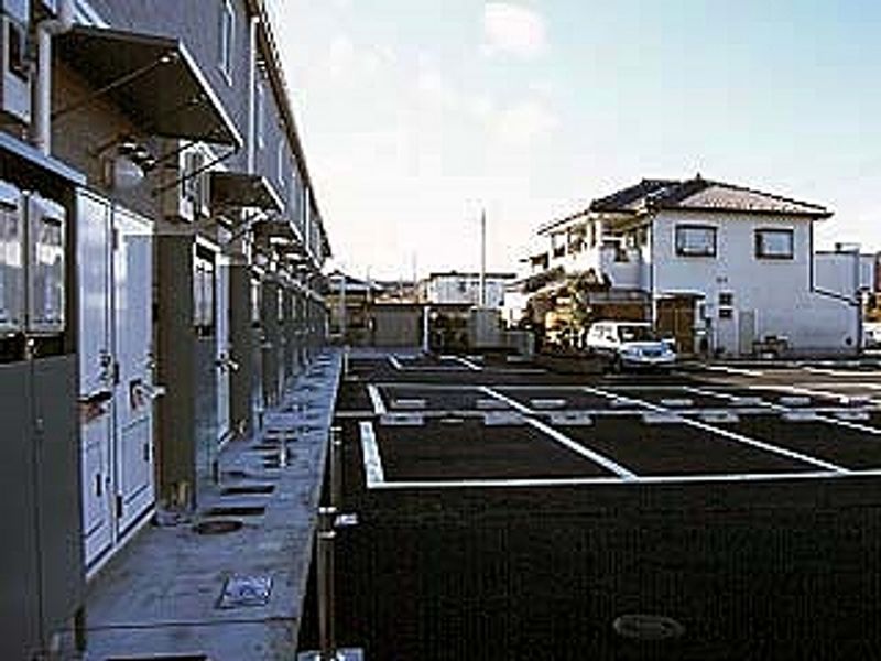 レオパレスエスト・リヴィエール 駐車場