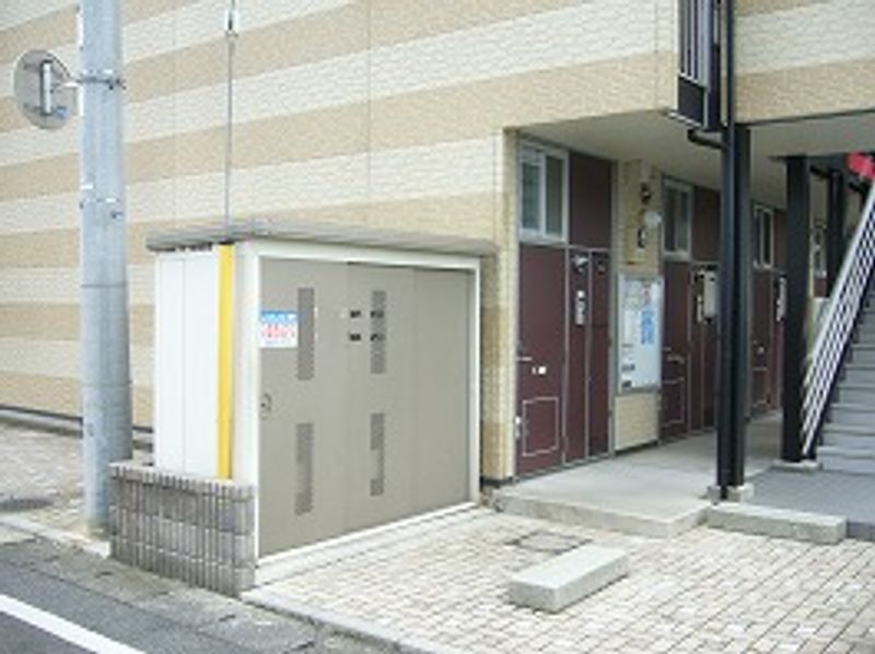 レオパレスアルファ エントランス