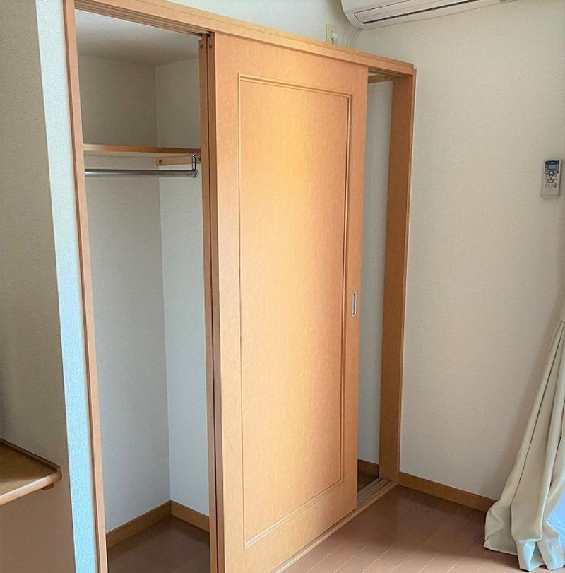 レオパレスプレミール 収納