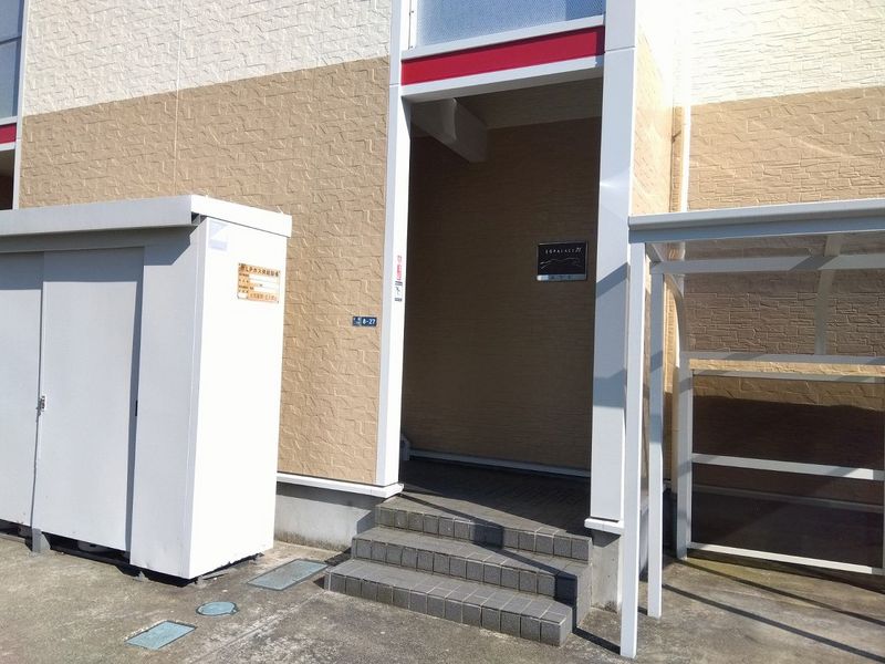 レオパレスユウキ エントランス