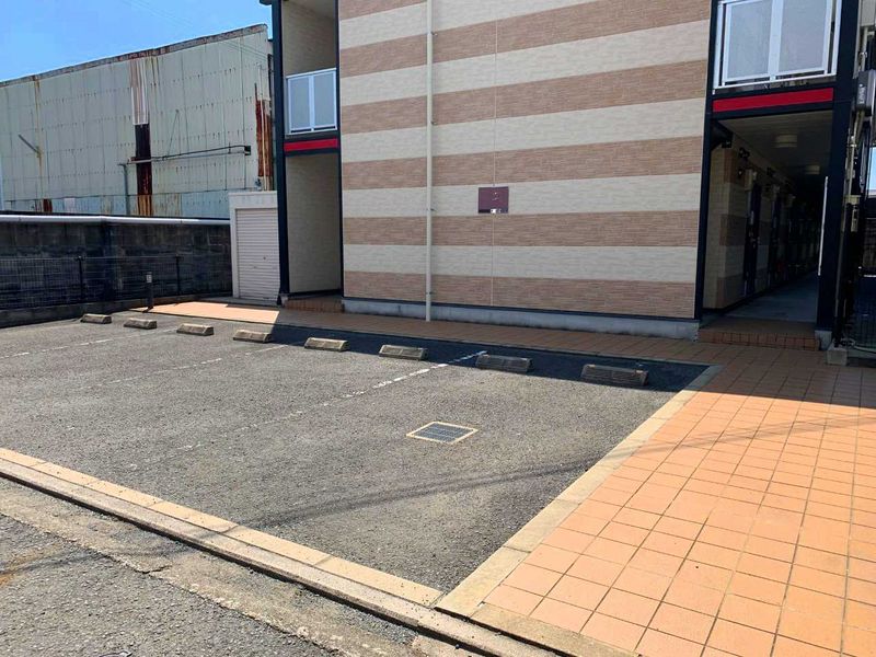 レオパレス船尾中濱 駐車場