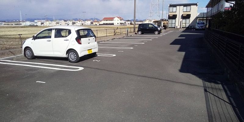 レオパレスＳＡＫＡＥ 駐車場