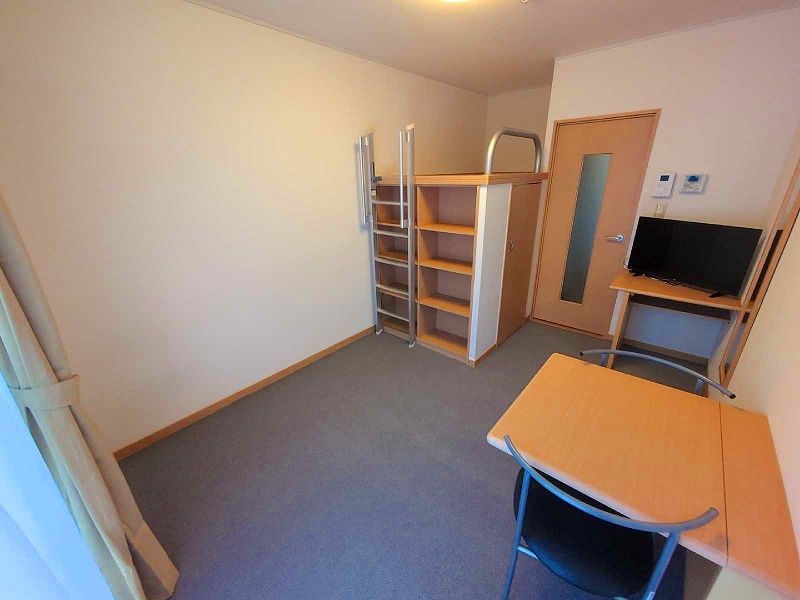 レオパレスマルコフォー 居間