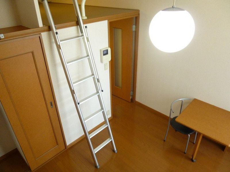レオパレス広瀬 居間