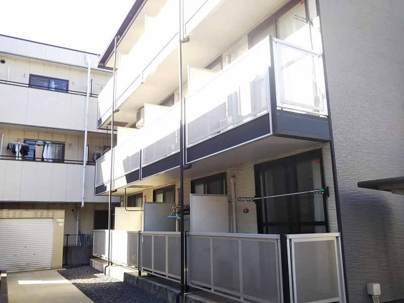 レオパレスエクスプレッシブ 外観