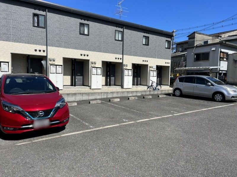 レオパレス後楽 駐車場