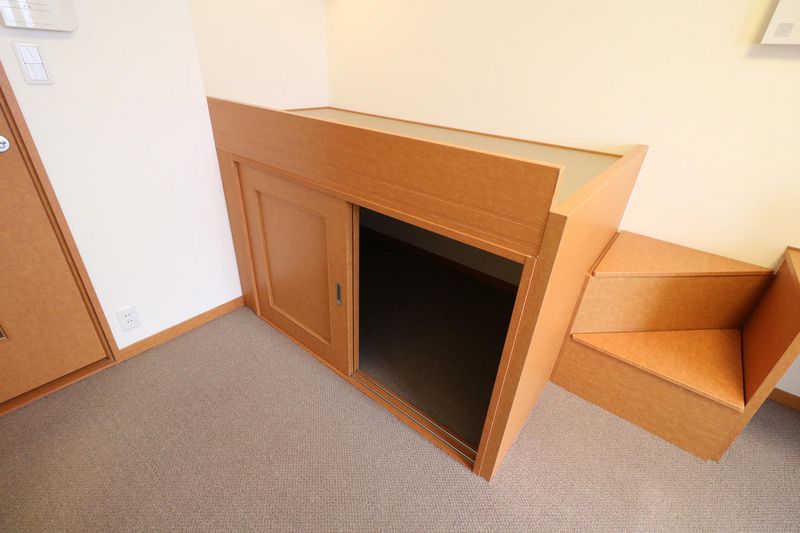 レオパレスナイズ紫竹 収納