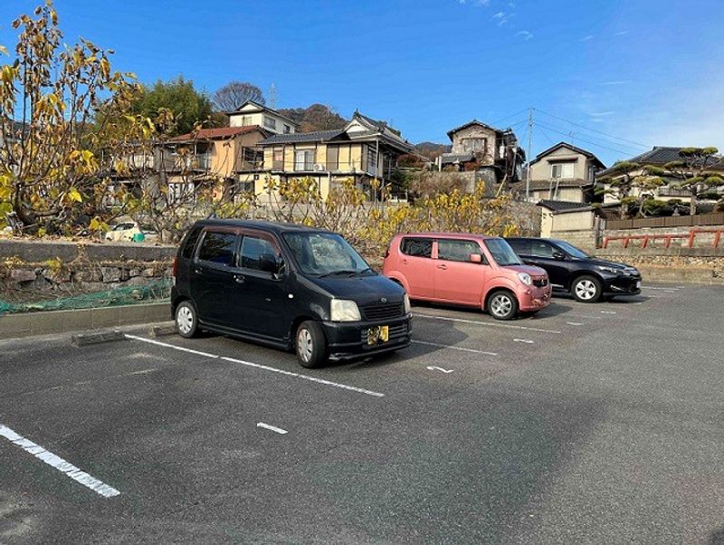 レオネクスト府中 駐車場