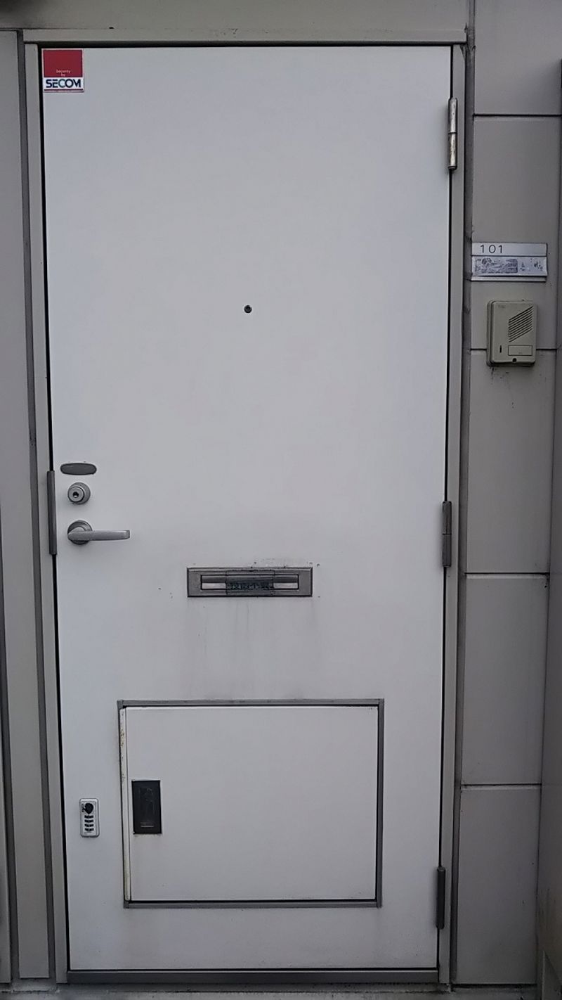 leopalace KAORU Entrance