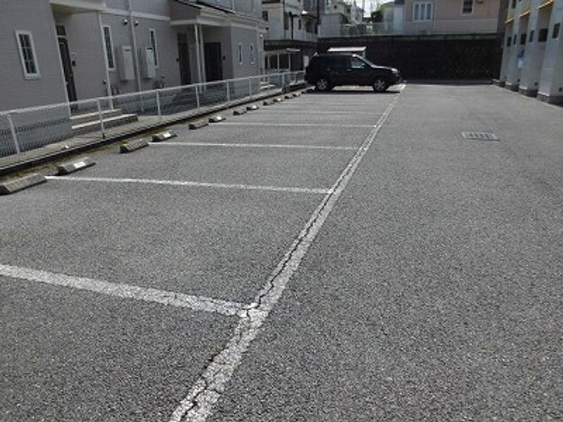 レオパレスＫＡＴＯＵハイツ 駐車場