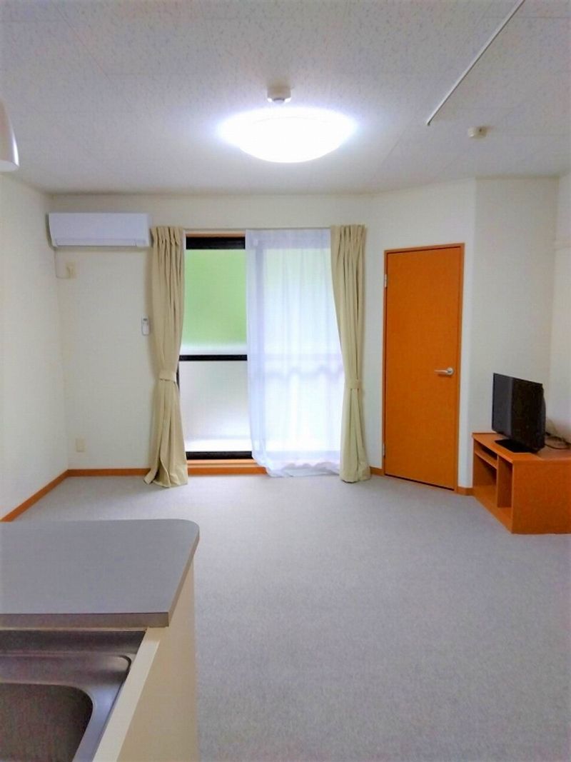 レオパレス沼南６ 居間