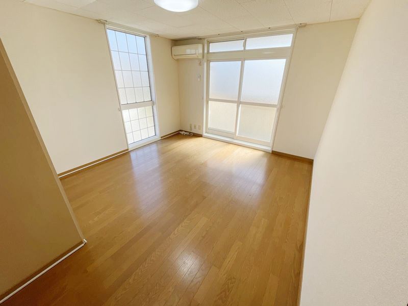 レオパレスバロン 居間