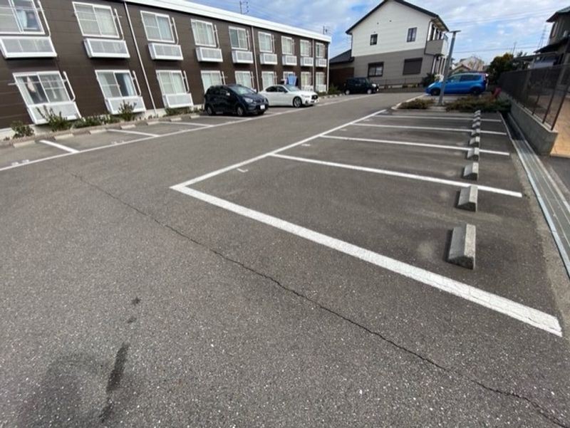 レオパレスＷｉｌｌ　Ａ 駐車場