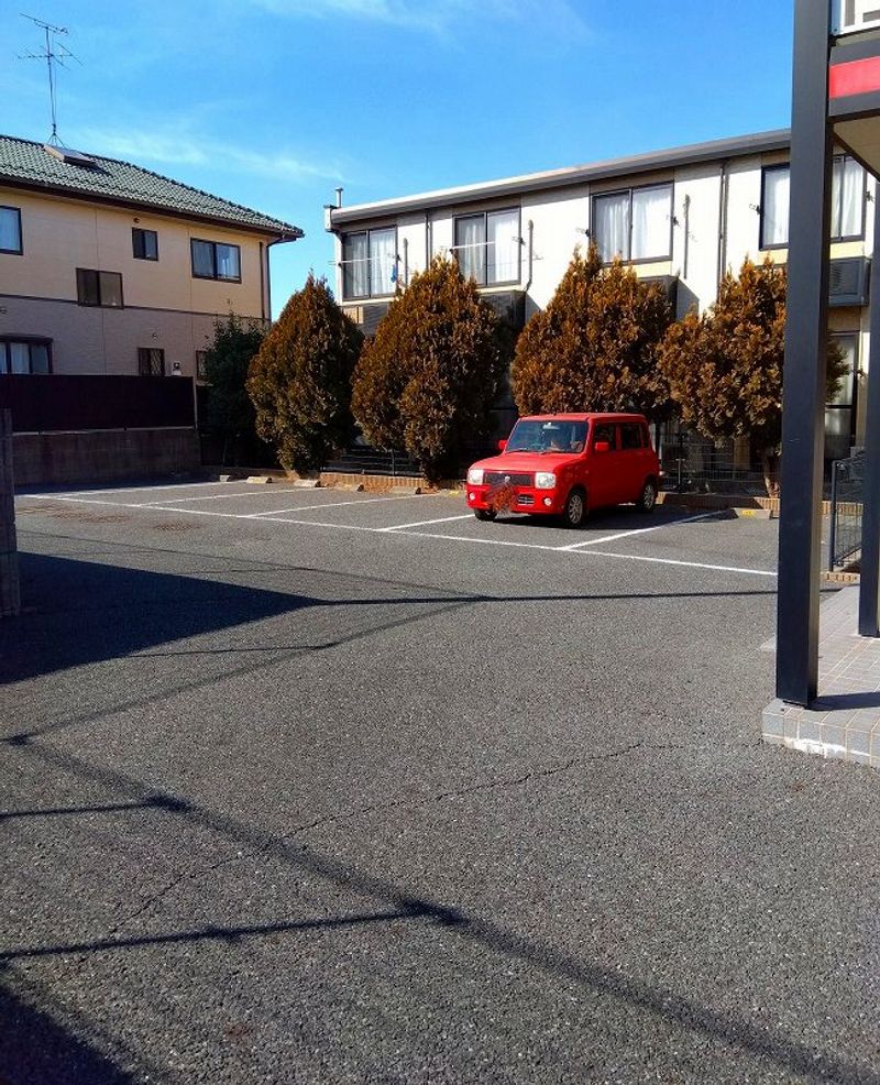 レオパレスポトリバＩ 駐車場