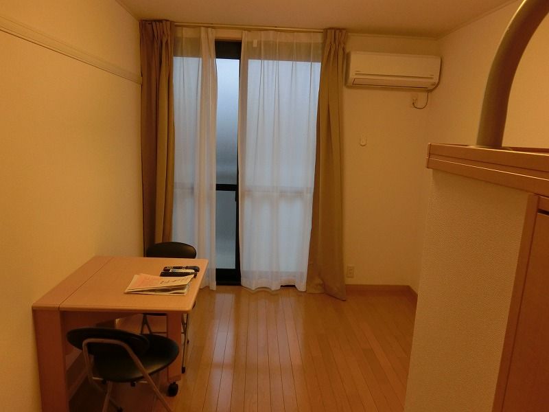 レオパレス大内 居間