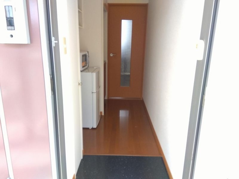 レオパレスリリアンス 玄関