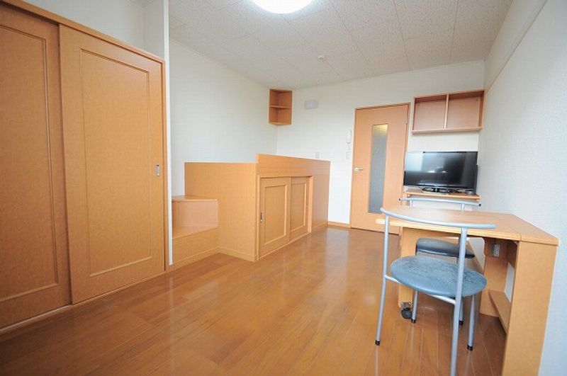 レオパレスジゥイール富永 居間