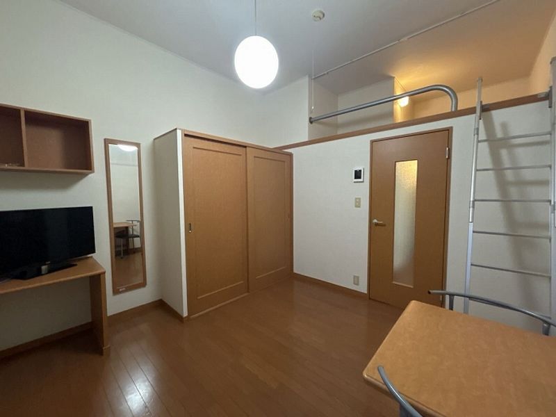 レオパレスエスポワール 居間
