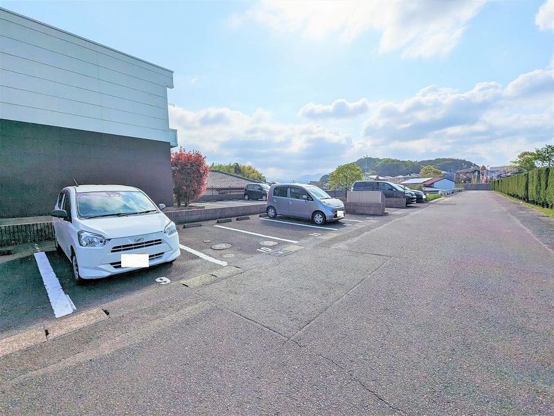 レオパレスＭＯＲＧＥＮ　ＲＯＴ 駐車場